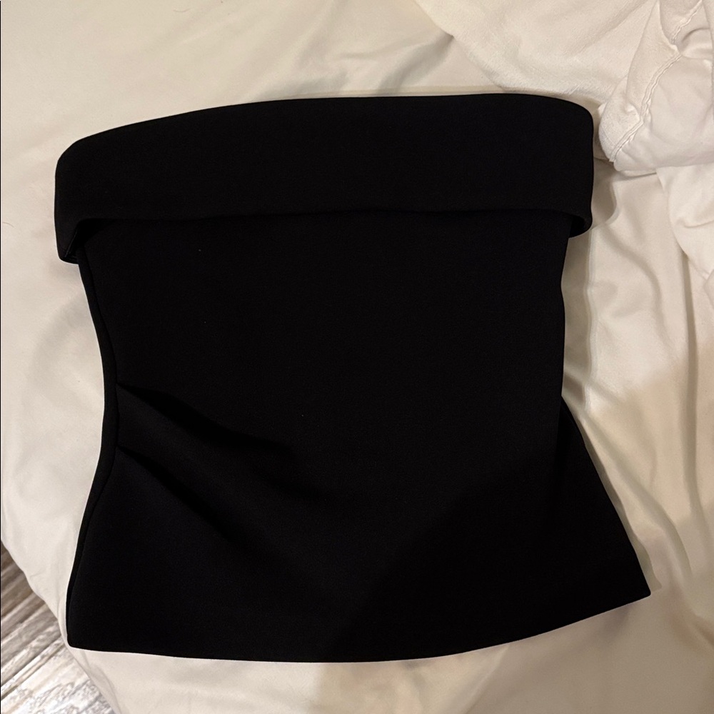 Aritzia Babaton Strapless top